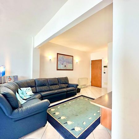 Hostdomus - Pietra Blu Apartment Pietra Ligure Bagian luar foto