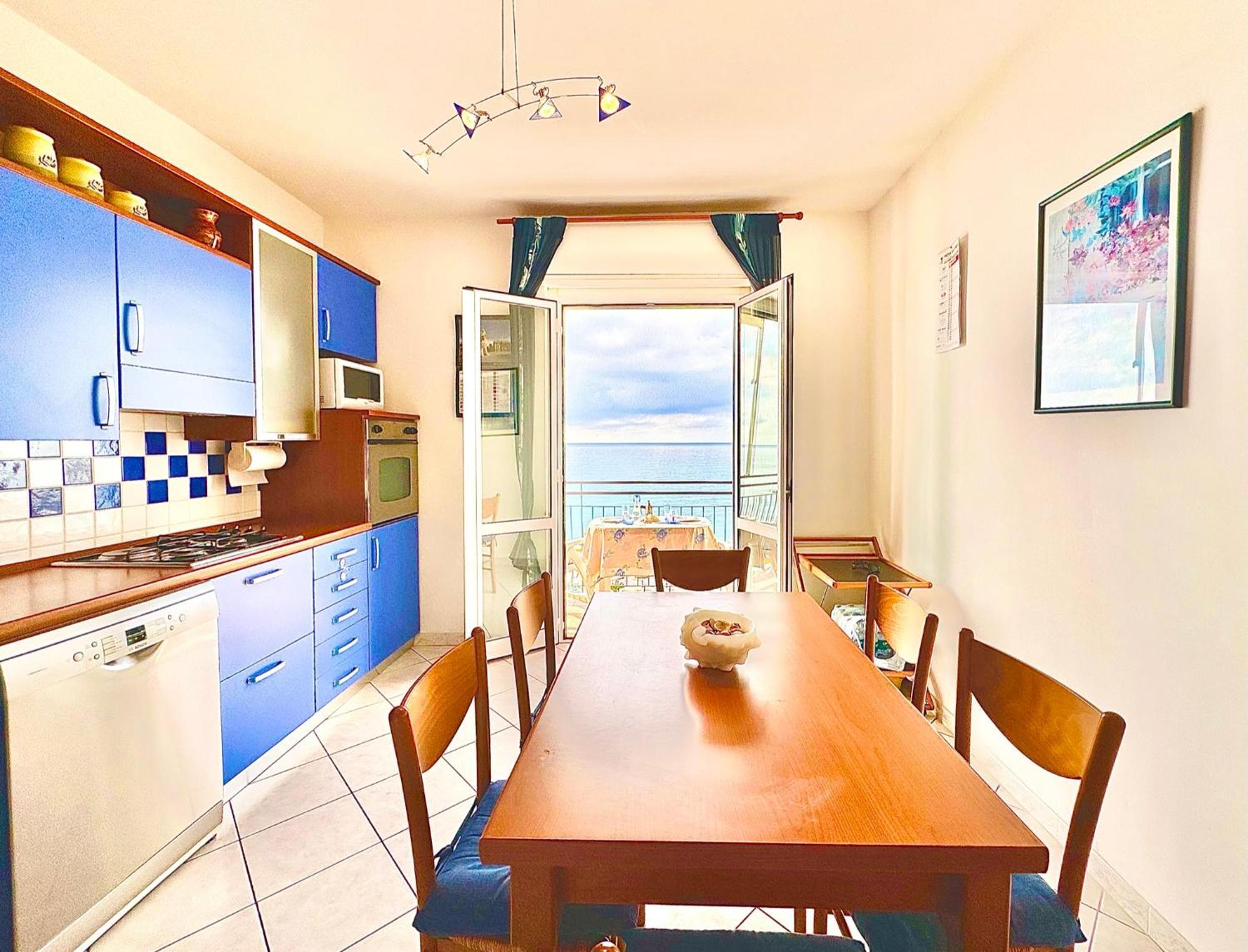 Hostdomus - Pietra Blu Apartment Pietra Ligure Bagian luar foto