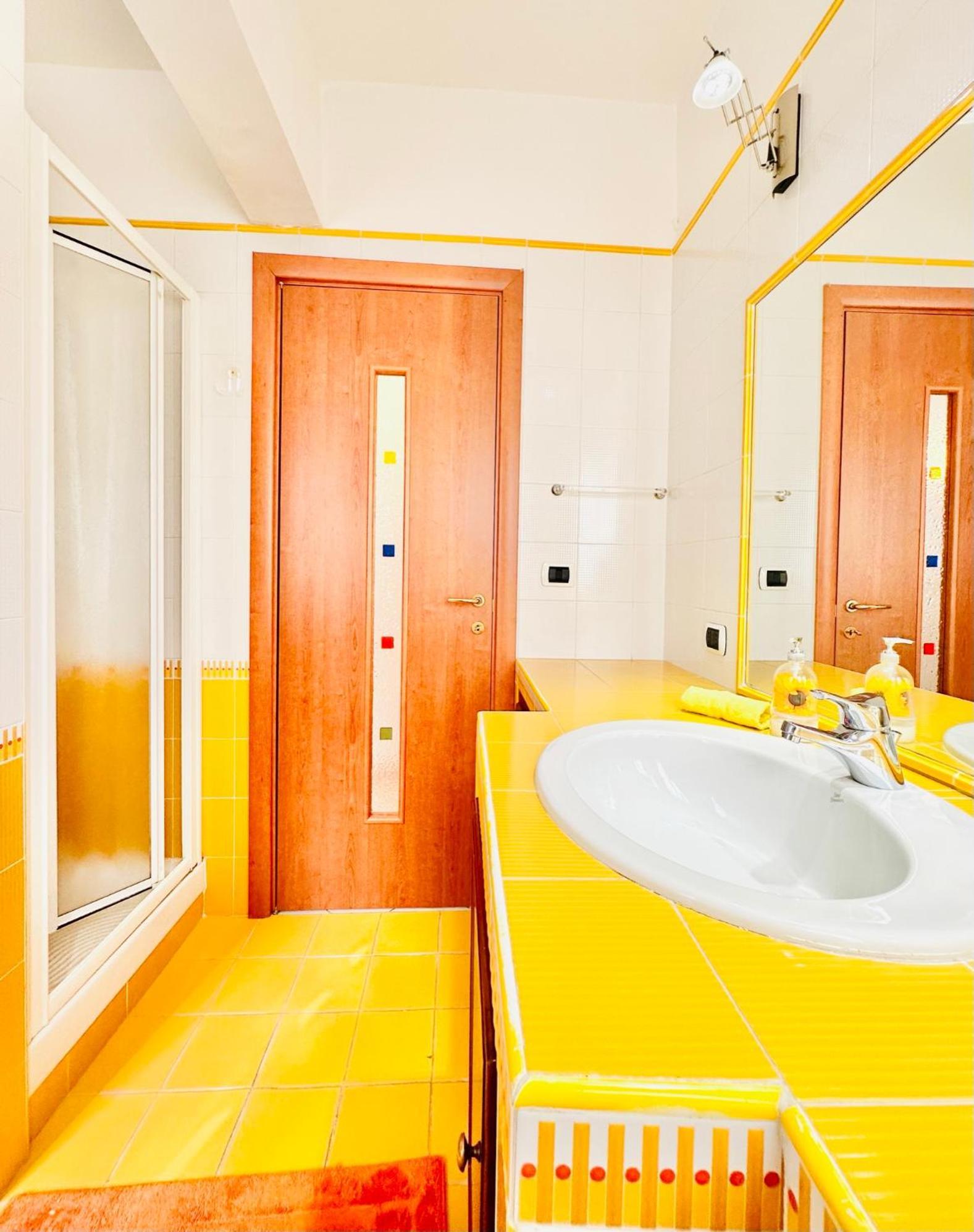Hostdomus - Pietra Blu Apartment Pietra Ligure Bagian luar foto